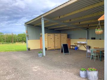 The half way shed. Fabulous communal area .