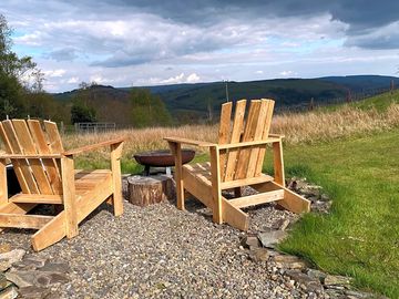Firepit with stargazing chairs