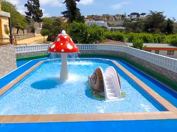 Children pool