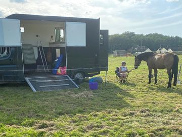 Horses are welcome, why not come and ride on the nearby historic battlefield?