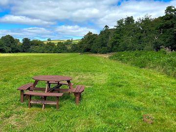 Picnic table