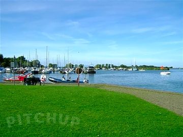 Kinnego marina, view