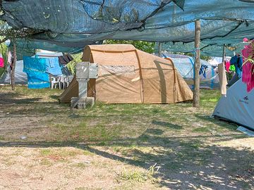 Level tent pitches