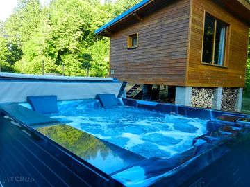 Hot tub by the lodge