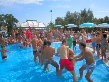 Entertainment activities during high season