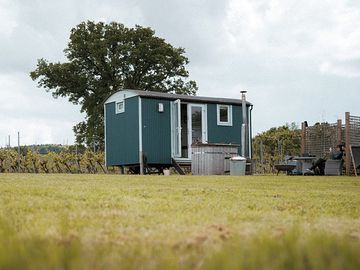 Exterior shepherd's hut 3