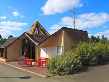 Snack bar