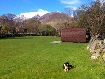The pods with carrauntoohil , irelands highest mountain in the background. an ideal base to stay.