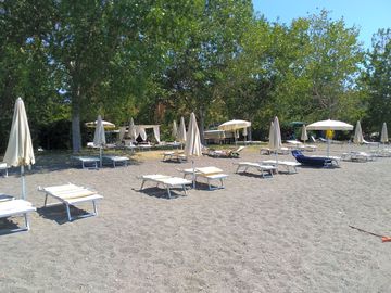 The smeraldo lakeside beach