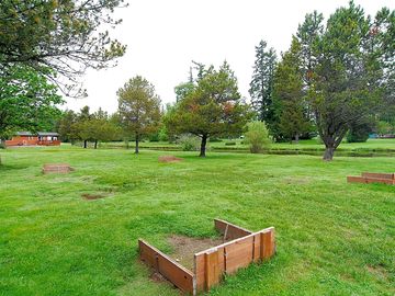 Horseshoe pit