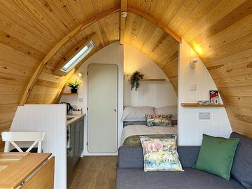 Lounge / Bedroom