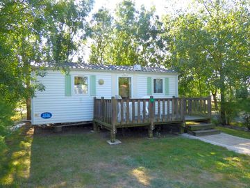 Outside the holiday home, with view of the terrace