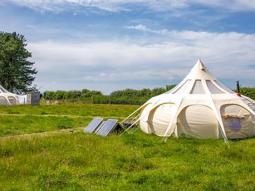 Space between two stargazer tents