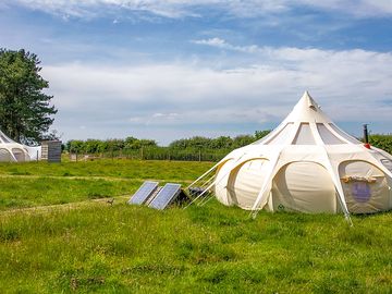 Space between two Stargazer tents