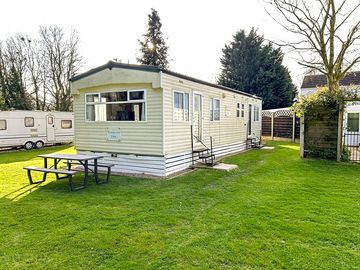 Exterior of Woodland View Caravan