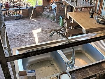 Washing-up sink