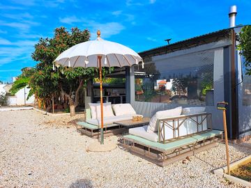 Alfresco seating