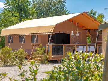 Desert Lodge with private garden