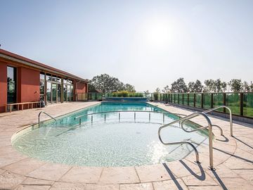 The swiming pool from the shallow end