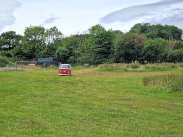 Heading to our pitch after having a stroll with the owner, cherry picking our spot 😀