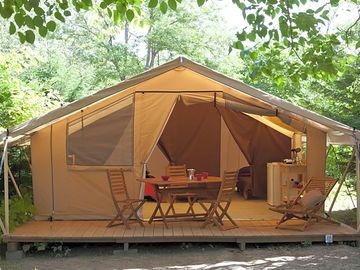 Cosy safari tent nestled in the woodlands