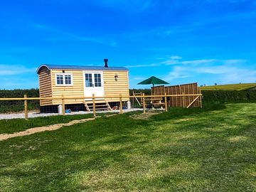 Outdoor space around the shepherd's hut