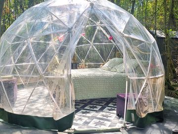 Cosy dome for two