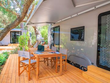 Veranda with seating