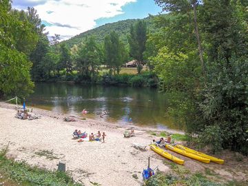 Sandy beach for relaxing, swimming or canoeing