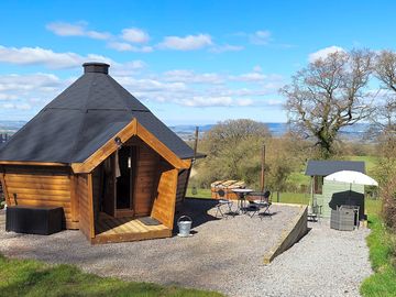 Raffle's lodge