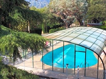 Covered pool