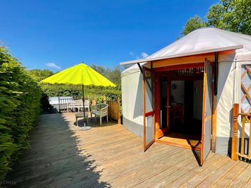 Oak yurt