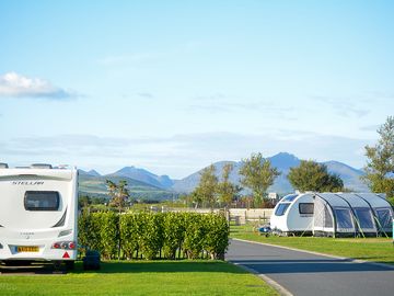 Tourers and mountains2