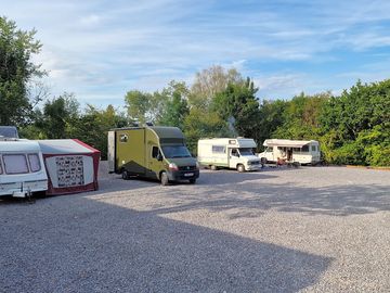 Electric gravel touring pitch
