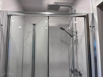 Ensuite shower