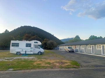 Electric hook-ups available