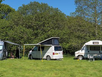 Level standing for campervans on the upper field
