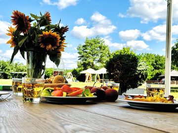 Alfresco breakfast