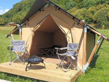 Safari tent