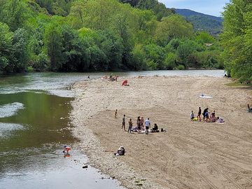 Direct access to the orb river beach