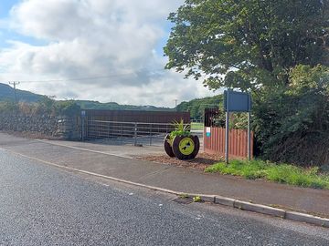 Main entrance with an 8.5m/28ft-wide gate
