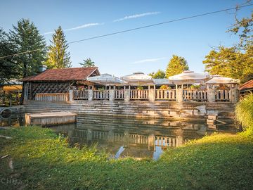 Restaurant overlooking the lake