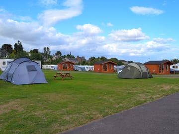 Spacious tent area (added by manager 05 May 2014)