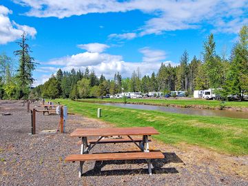 Picnic table