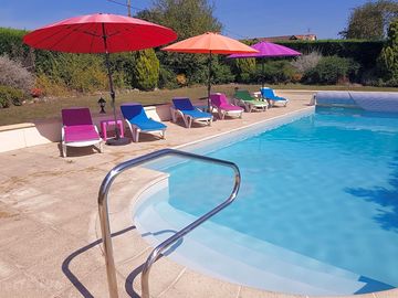 Heated swimming pool with sun loungers, umbrellas, and an honesty bar with drinks and ice creams (added by manager 30 Apr 2019)