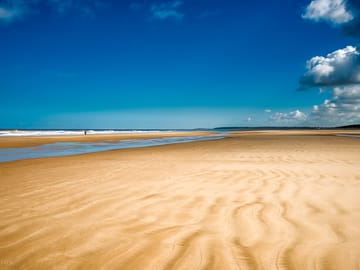 A sunny day at Holkham Bay (added by manager 02 Feb 2021)