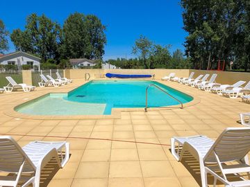Heated outdoor pool (added by manager 18 Oct 2018)