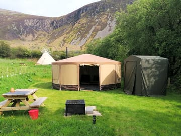 View of the yurt (added by manager 07 May 2019)