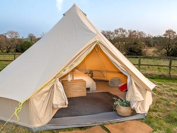Bell tent (added by manager 02 Apr 2022)