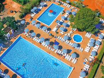 Aerial view of the pool area (added by manager 28 Oct 2016)